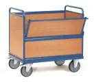 Afbeelding fetra bakwagen met houten wanden