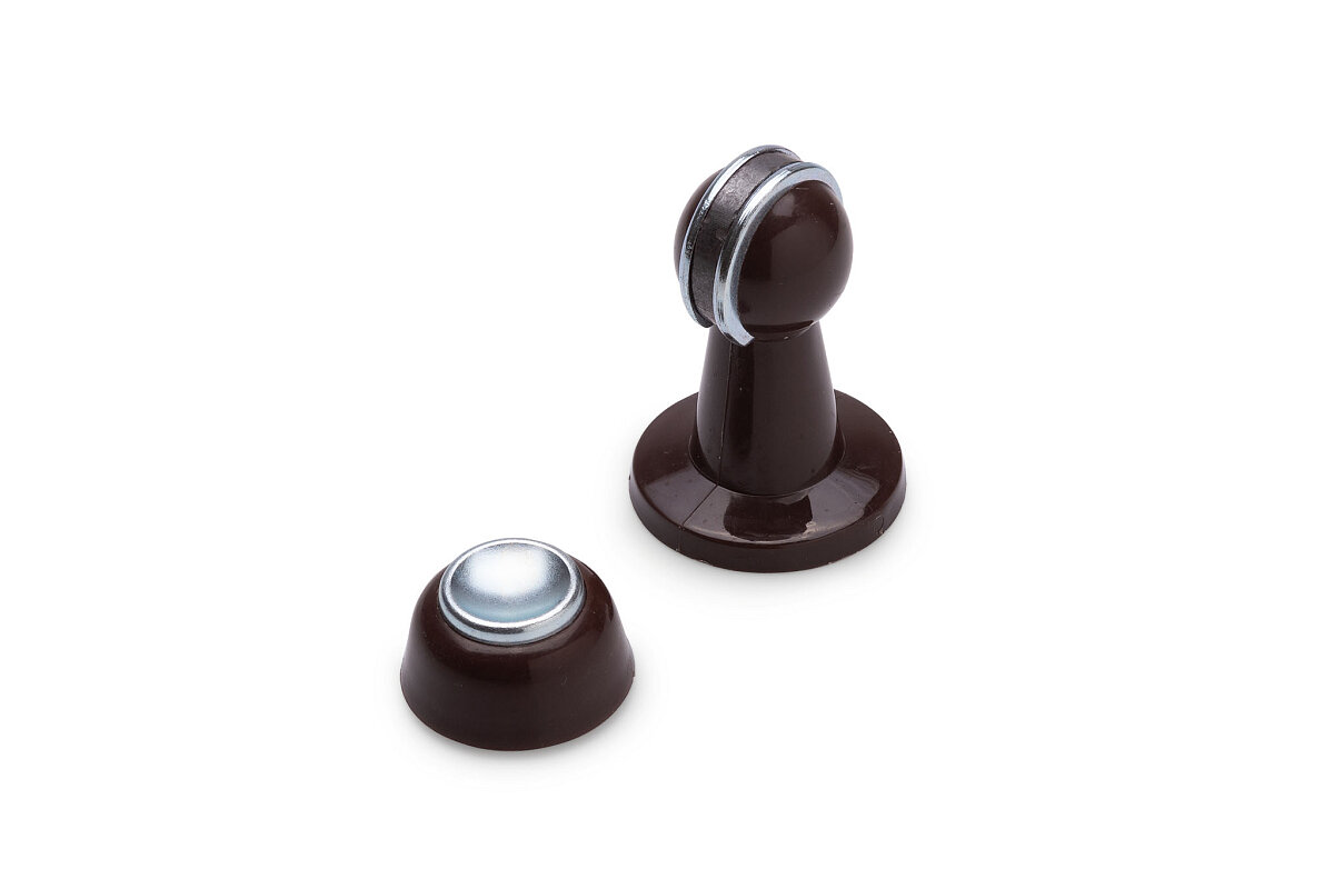 Deurvastzet. magnetisch       bruin