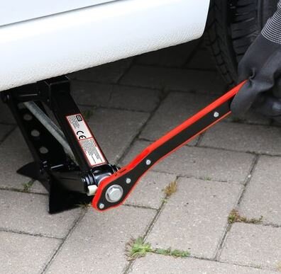Carpoint schaarkrik met ratelsleutel 1500kg